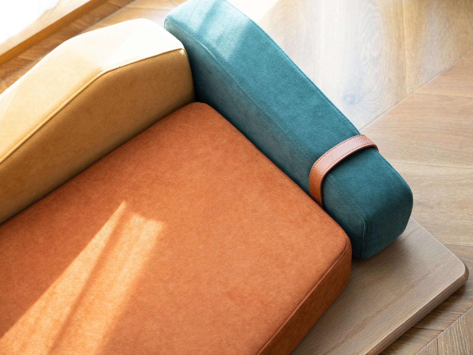 Pet sofa summit — Tri-color photo 3