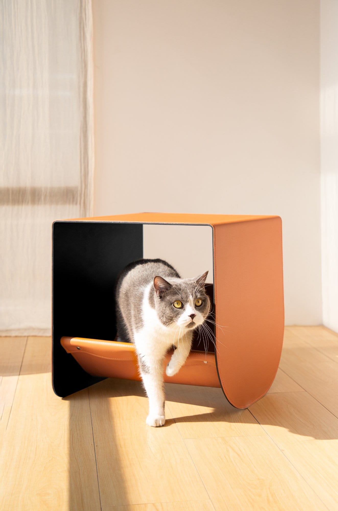 Peekaboo Tea Table With Leather — Orange photo 2