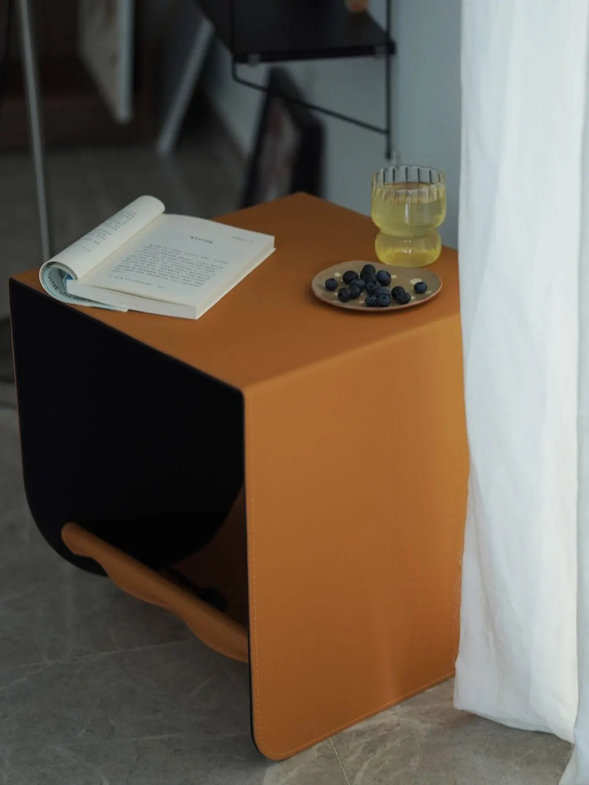 Peekaboo Tea Table With Leather photo 8