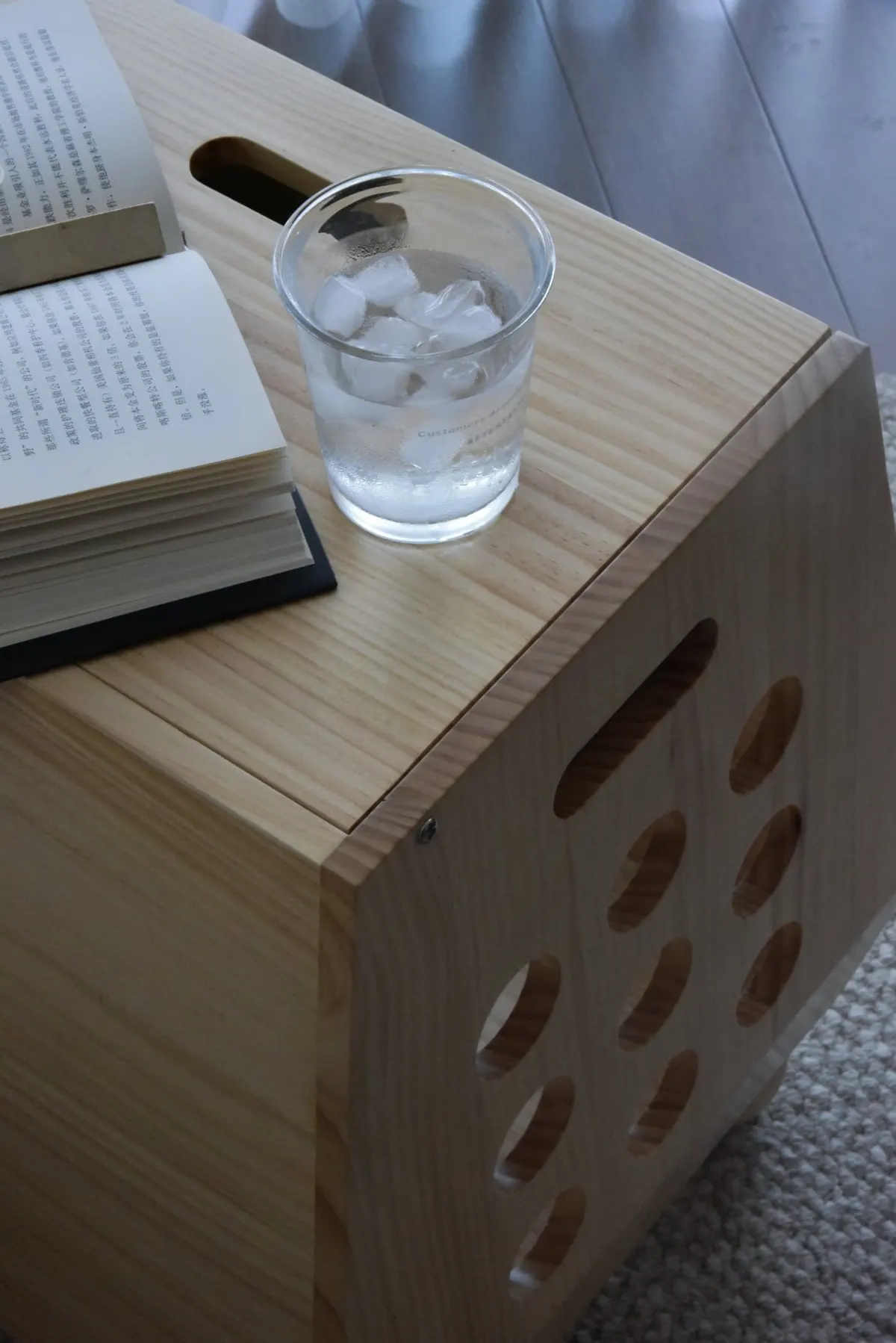 Hug Nightstand
